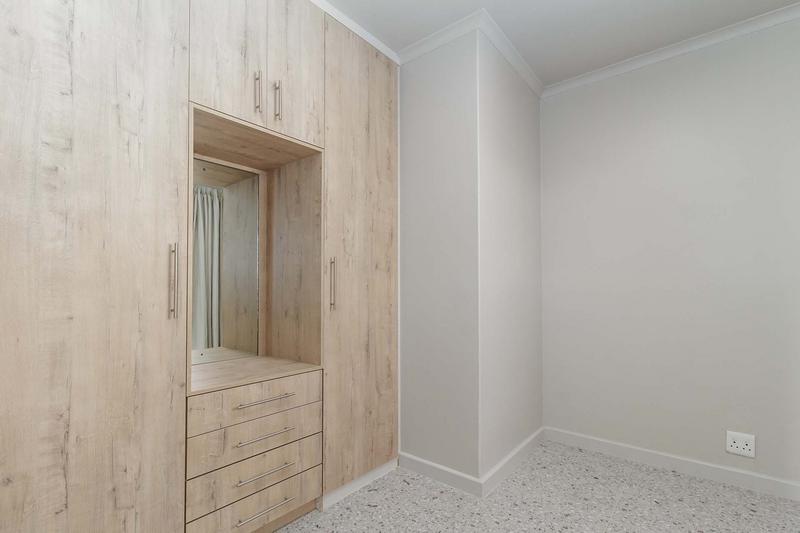 2 Bedroom Property for Sale in Zonnebloem Western Cape